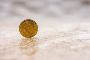 10カ国で「政府よりビットコインを信頼」　コーネル大25か国調査