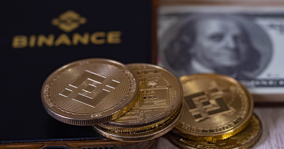 BNBが大台の1000ドル突破、DOGEとXRP ETFの取引量はアナリスト予想を大きく上回る