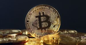 ビットコイン上昇は先物主導、現物需要は依然低迷＝CryptoQuant