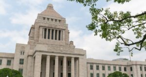 参議院で予測市場が議題に、DEX規制では片山大臣も答弁