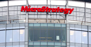 マイケル・セイラー、ビットコイン追加購入を示唆　優先株回復で買い増し再開か