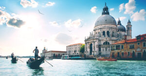 イタリア最大手銀インテーザ、ビットコイン現物ETFへの投資倍増　仮想通貨関連株も拡大